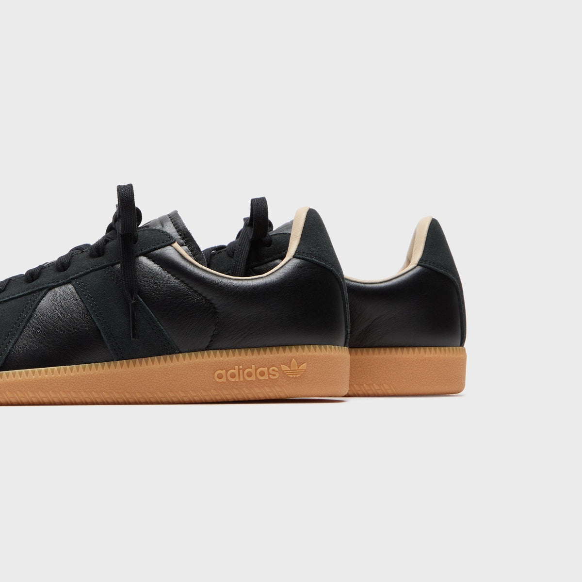 adidas BW Army - Core Black / Gum