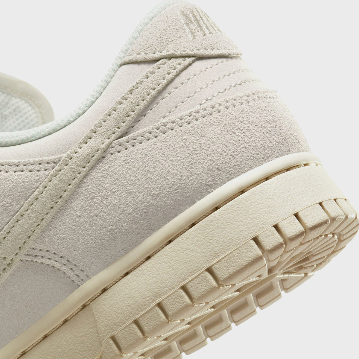 Nike Dunk Low Retro SE - Phantom / Phantom