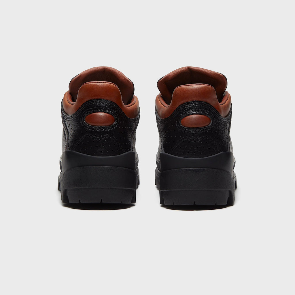 Timberland World Hiker Low with GORE-TEX Membrane - Black Full-Grain / Rust