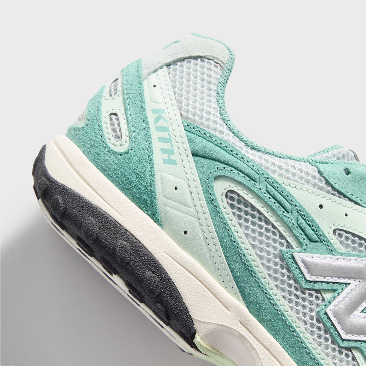 Kith & New Balance 204L - Bluebell